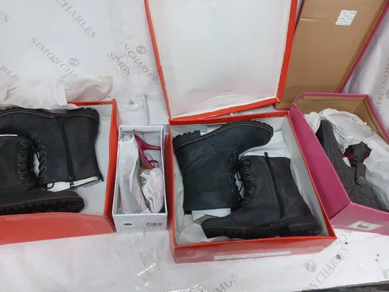 LARGE BOX OF APPROXIMATELY 10 ASSORTED BOXED AND UNBOXED SHOES TO INCLUDE BOOTS AND HEELS ETC.