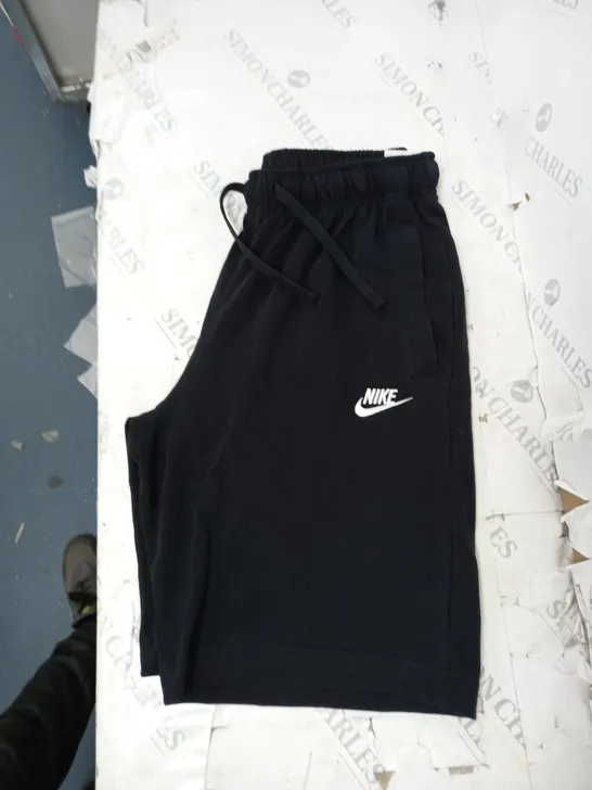 MENS BLACK NIKE SHORTS - SMALL 