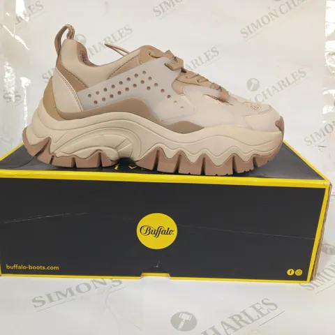 BOXED PAIR OF BUFFALO TRAIL ONE SHOES IN BEIGE UK SIZE 6