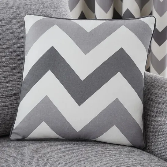 BAGGED CHEVRON SQUARE SCATTER CUSHION INFILS - SET OF 2