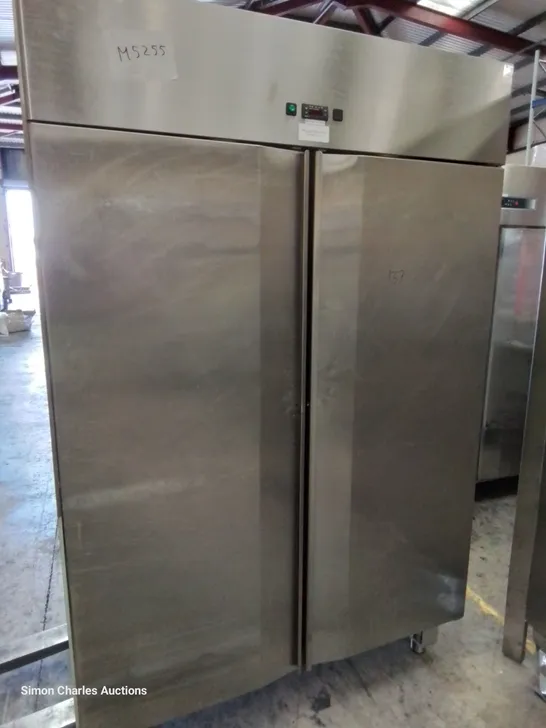 DOUBLE DOOR COMMERCIAL FRIDGE