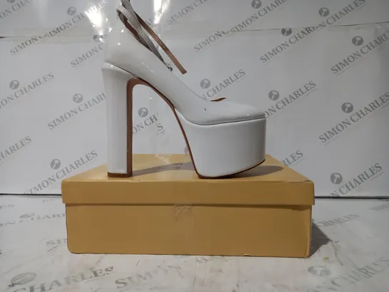 BOXED PAIR OF SIMMI LONDON HENNI CLOSED TOE PLATFORM HIGH HEELS IN WHITE UK SIZE 4