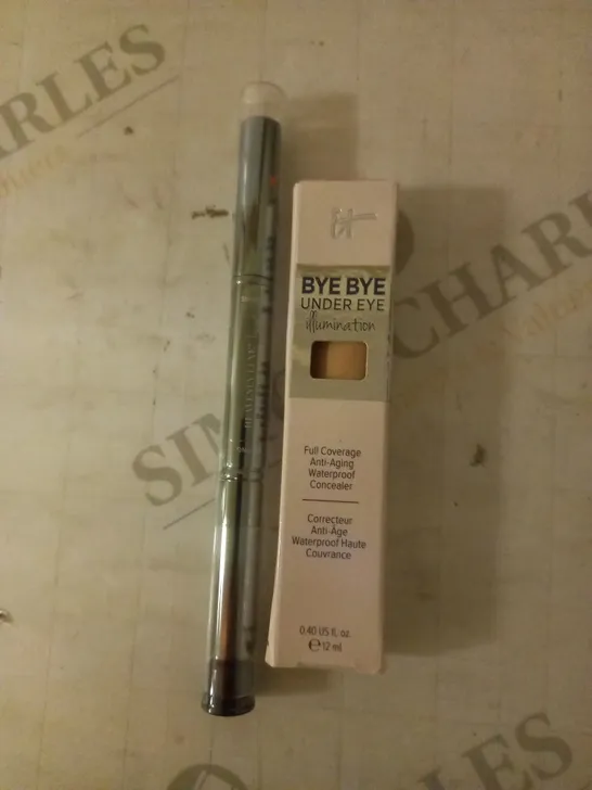 LOT OF 2 IT COSMETICS ITEMS TO INCLUDE HEAVENLY LUXE DUAL AIRBRUSH CONCEALER BRUSH AND BYE BYE UNDER EYE ILLUMINATION CONCEALER