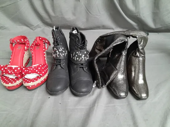 APPROXIMATELY 15 PAIRS OF LADIES SHOES. ASSORTED SIZES, COLOURS AND STYLES