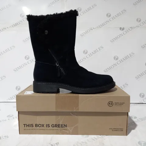 BOXED PAIR OF CLARKS OPAL ZIP BOOTS IN BLACK SIZE 7
