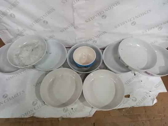 BOX OF APPROX 10 ASSORTED BOWLS/DISHES WITH DIFFERENT PATTENS - COLLECTION ONLY