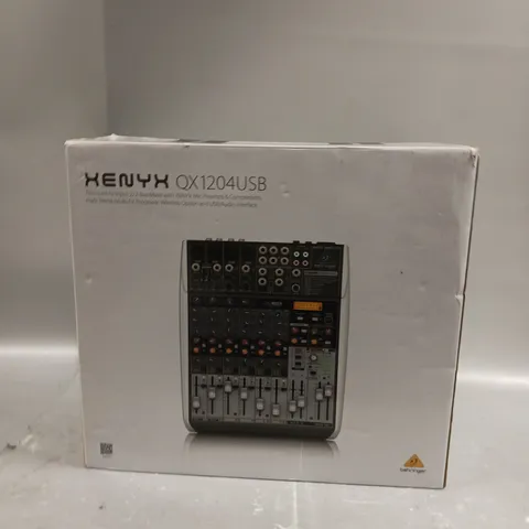 BOXED XENYX Q1204USB PREMIUM 12 INPUT 2/2 BUS MIXER