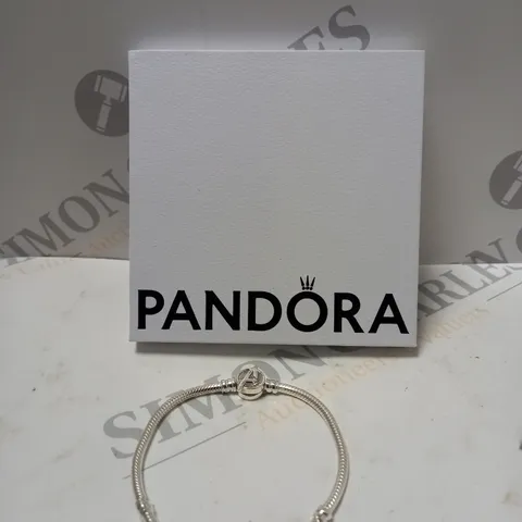 BOXED PANDORA MOMENTS MARVEL THE AVENGERS LOGO CLASP SNAKE CHAIN BRACELET 590784C00