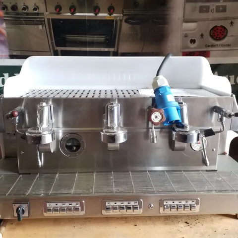 ELEKTRA BARLUME 3-GROUP COFFEE MACHINE