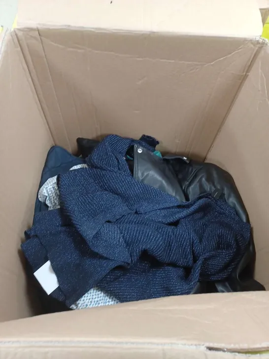 LOT OF APPROXIMATELY 15 CLOTHING ITEMS TO INCLUDE JACKETS, TROUSERS AND JUMPERS