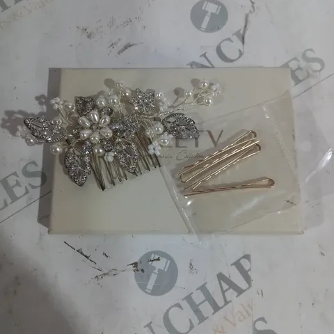 BOXED SWEETV GLASS & PEARL BROCHE 