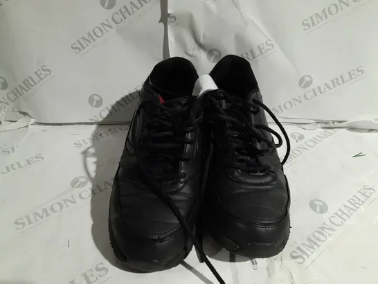 BOXED PAIR OF SKECHERS NAMPA SLIP RESISTANT BLACK WORK TRAINERS SIZE 11