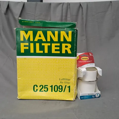 BOX OF APPROXIMATELY 15 ASSORTED HOUSEHOLD ITEMS TO INCLUDE AIR FILTER, BATHROOM ORGANISER, ETC