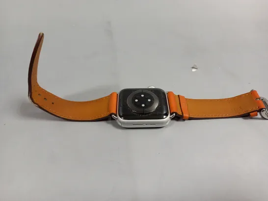 UNBOXED APPLE WATCH SERIES 6 40MM