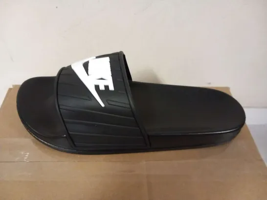 NIKE SLIDERS SIZE 41