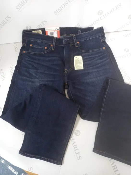 LEVIS 502 TAPER STRETCH JEANS - W32 L32 4578187-Simon Charles Auctioneers