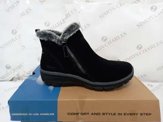 PAIR OF SKECHERS HIGH ZIP BOOTS IN BLACK UK SIZE 6.5