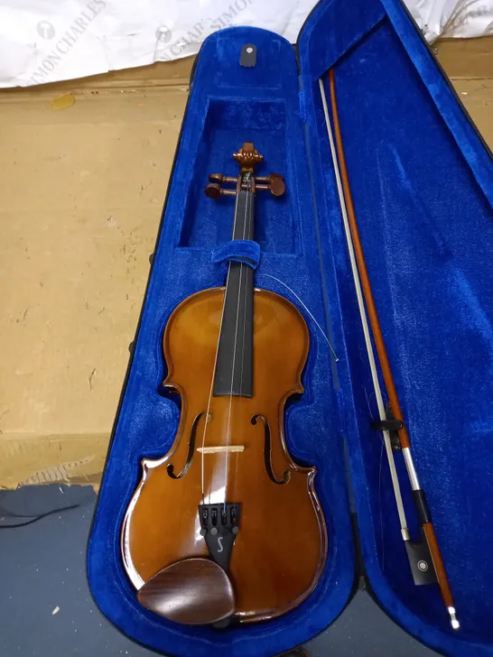 STENTOR STUDENT I VIOLIN OUTFIT,  VIOLIN WITH WOOD BOW