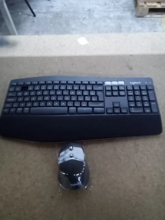 BOXED LOGITECH MK850 WIRELESS KEYBOARD AND MOUSE 