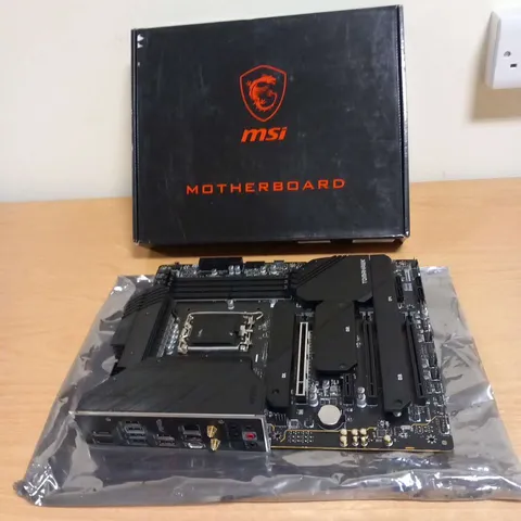 BOXED MSI MOTHERBOARD TOMAHAWK Z790