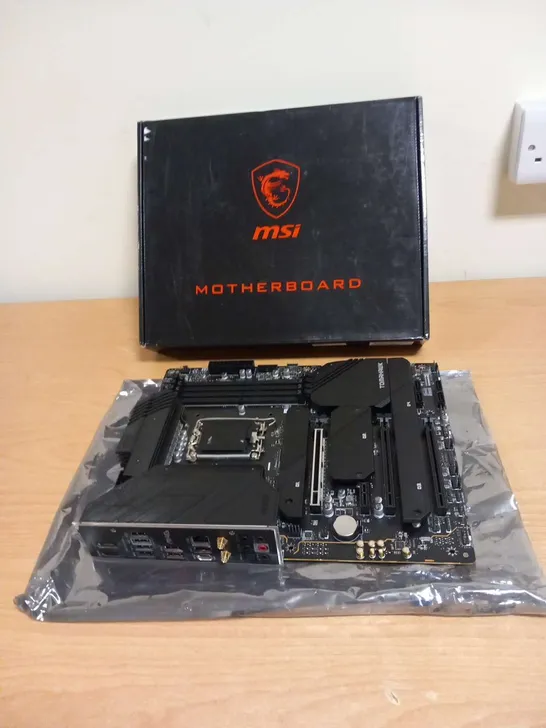 BOXED MSI MOTHERBOARD TOMAHAWK Z790