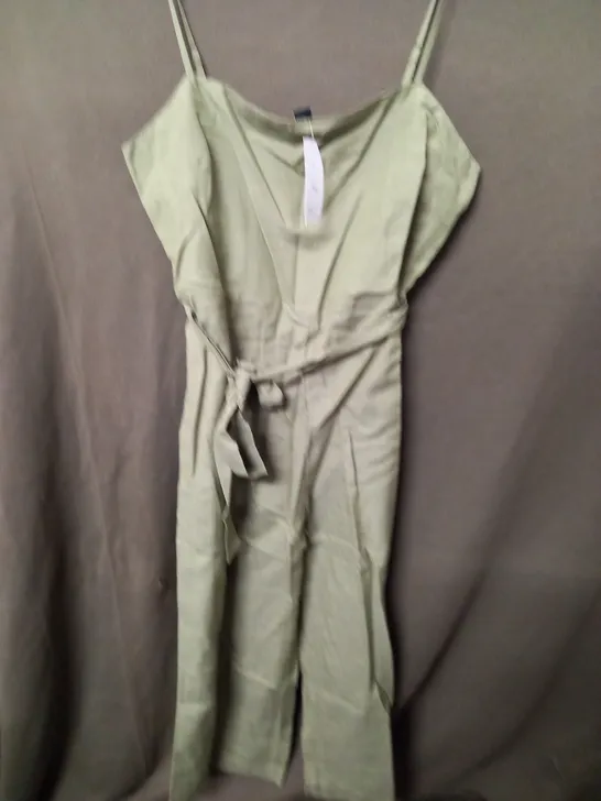 NEW LOOK NATURAL LINEN STRAPPY JUMPSUIT IN GREEN - UK 16