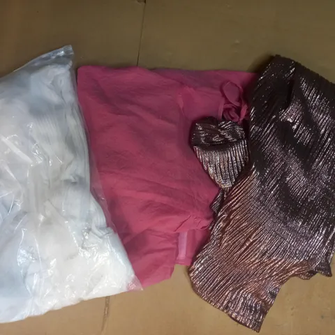 BOX OF APPROXIMATELY 10 ASSORTED CLOTHING AND FASHION ITEMS OF VARIOUS COLOURS AND STYLES TO INCLUDE H&M, DOROTHY PERKINS, ETC