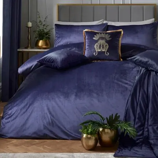 MONTROSE NAVY LUXURY BEDDING SET SUPERKING