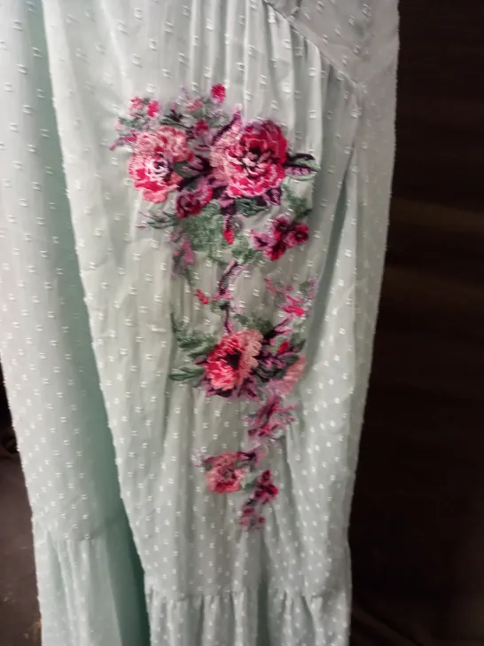 LOVE & ROSES EMBELLISHED DRESS IN MINT - UK 20