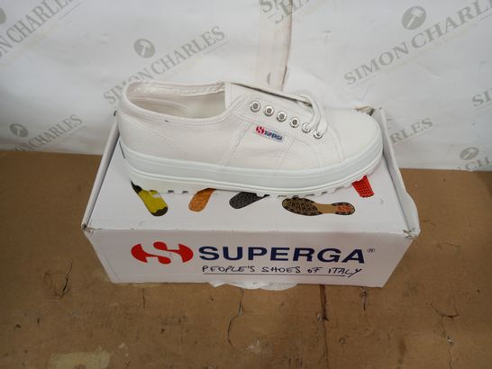 BOXED PAIR OF SUPERGA WHITE TRAINERS SIZE 6.5