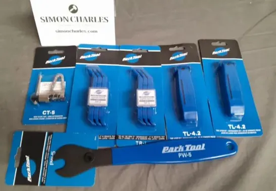 LOT OF 6 ASSORTED PARKTOOL ITEMS INCLUDES MINI CHAIN TOOL, PEDAL WRENCH AND TIRE LEVERS