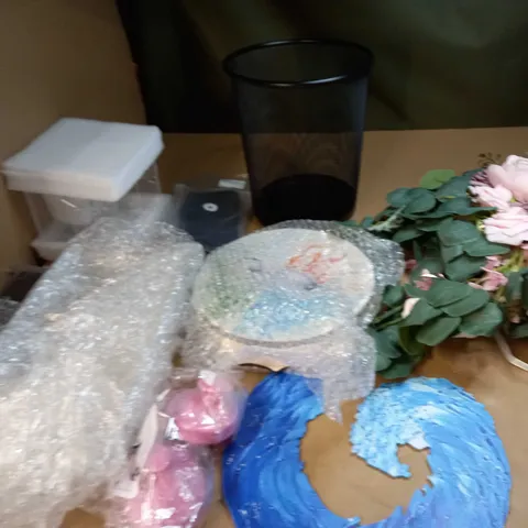 LOT OF ASSORTED ITEMS TO INCLUDE; FLOWERS, BINS AND STORAGE BOXES