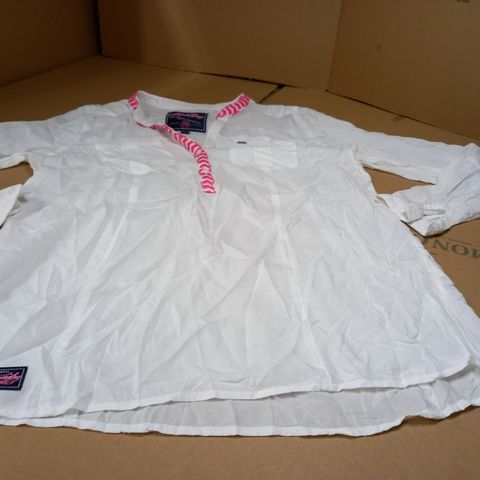 STYLE OF SUPER DRY WHITE/PINK DETAILED PULL OVER SHIRT - MEDIUM