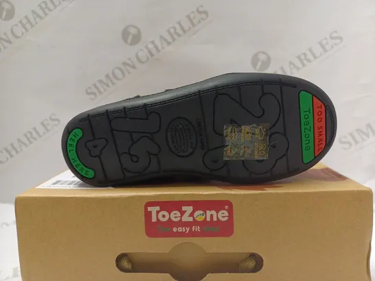 TOE ZONE BLAKE KIDS SHOE - UK KIDS 10