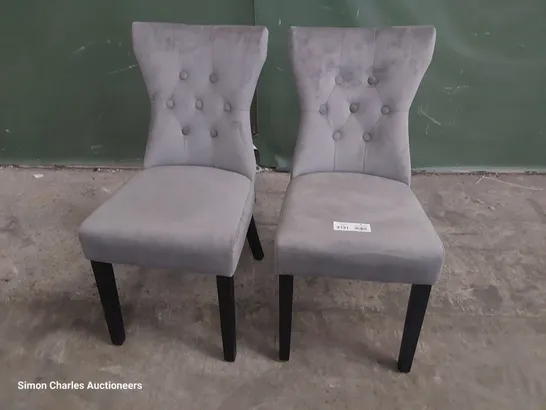 PAIR OF UPHOLSTERED BUTTONED RING BACK DINING CHAIRS GREY PLUSH FABRIC ON BLACK PAINTED LEGS 