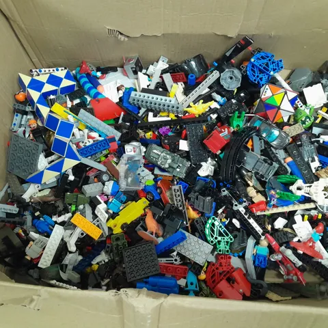 BOX OF ASSORTED LEGO PIECES AND TOYS 