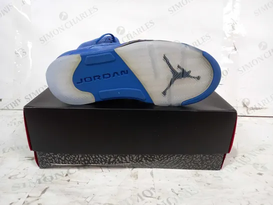 BOXED PAIR OF NIKE AIR JORDAN SHOES IN BLUE SIZE UNSPECIFIED