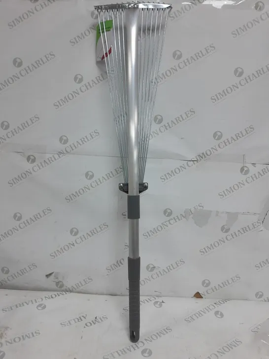 160cm TELESCOPIC GARDEN LEAF RAKE