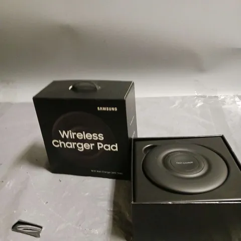 BOXED SAMSUNG WIRELESS CHARGER PAD 