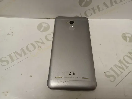 ZTE BLADE V7 LITE MOBILE PHONE IN SILVER