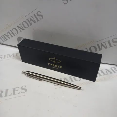 BOXED PARKER PEN 