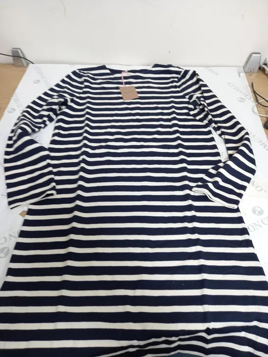 BODEN LONG SLEEVE OVERSIZED DRES TOP IN NAVY/WHITE STRIPES - UK10R