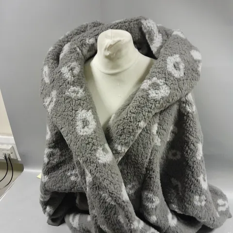 COZZEE HOME SHERPA DRESSING GOWN SIZE 2XL / 3XL