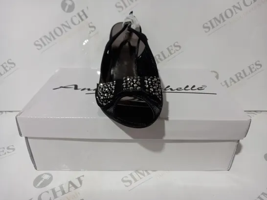 BOXED PAIR OF ANNE MICHELLE OPEN TOE HEELS IN BLACK W. JEWEL EFFECT SIZE 4