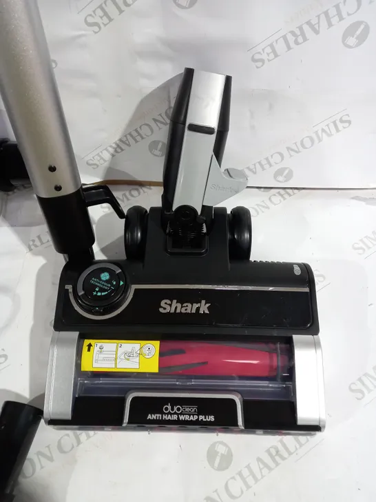 SHARK STRATOS ANTI HAIR WRAP PET PRO VACUUM CLEANER