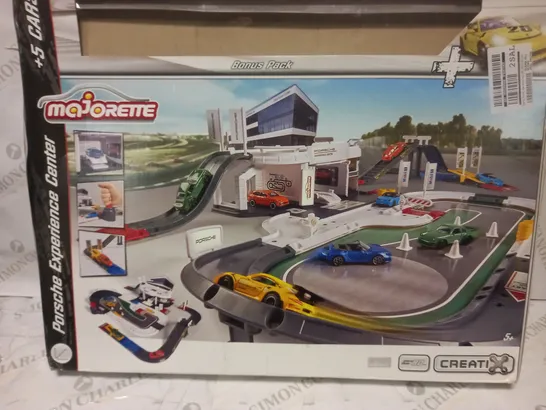 MAJORETTE CREATIX PORSCHE EXPERIENCE CENTRE SET RRP £54.99