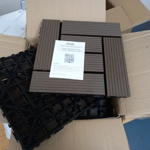 LOT OF 2 4-PACKS OF INTERLOCKING BROWN DECK TILES