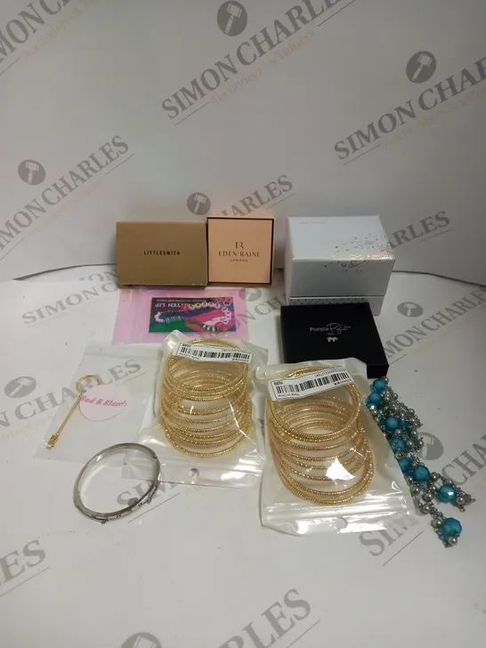 BOX TO CONTAIN APPROX. 30 X ASSORTED ITEMS OF JEWELLERY. INCLUDES NECKLACES, BRACELETS, & EARRINGS ETC. BRANDS VARY 