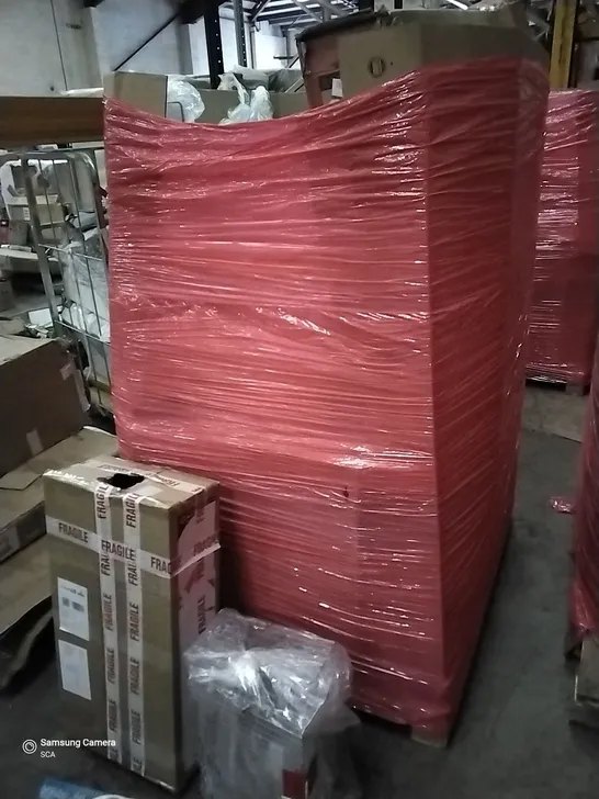 PALLET OF ASSORTED ITEMS TO INCLUDE MONITOR STAND, STORAGE BASKETS, POWER HOSE EXTENSION ETC