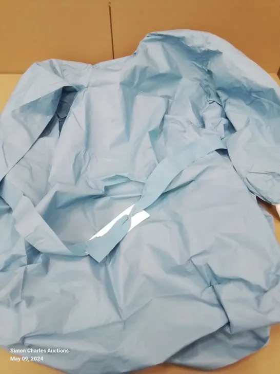 PALLET OF APPROXIMATELY 800 ASSORTED BRAND NEW MEDICARE LAMINATED NON STERILE GOWNS - SIZE XL